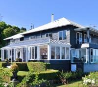 Black Swan Lakeside Boutique Hotel